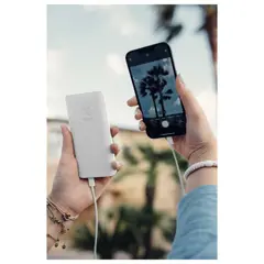 Bild på Xtorm XG210 Go2 snabbladdande powerbank på 15 W, 10 000 mAh