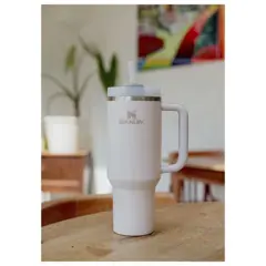 Bild på Stanley Quencher H2.0 1 200 ml mugg 