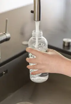 Bild på Läckagesäker vattenflaska med metallock