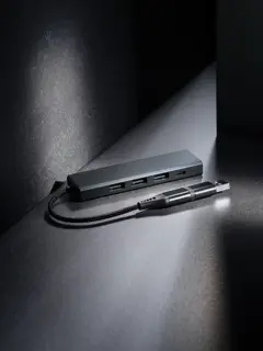 Bild på Terra hub med 3 USB portar i RCS återvunnen aluminium