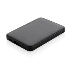 Bild på 5.000 mAh powerbank i fickformat med integrerade kablar