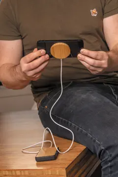 Bild på 10W bambu magnetisk trådlös laddare