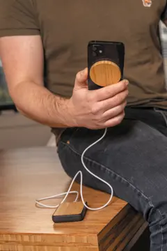 Bild på 10W bambu magnetisk trådlös laddare