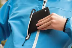 Bild på Swiss Peak RFID anti-skimming passfodral