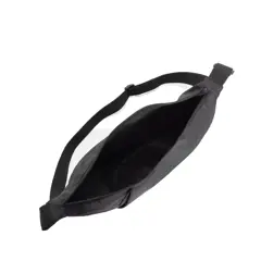 Bild på Crescent XL AWARE™ återvunnen PET slingväska
