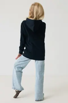 Bild på IQONIQ Yengo hoodie i återvunnen bomull med sidofickor för barn
