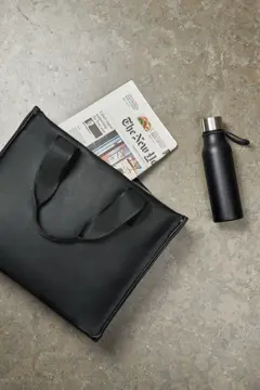 Bild på VINGA Bermond RCS återvunnet PU tote bag