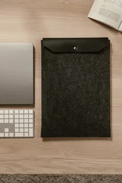 Bild på VINGA Albon GRS återvunnen filt 17" laptopfodral