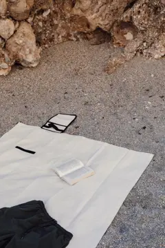 Bild på VINGA Volonne AWARE™ återvunnen canvas picknickpläd