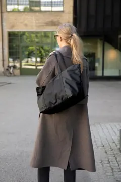 Bild på VINGA Livorno GRS återvunnen polyester maxi tote