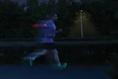 Bild på Lumi Sprint RCS plast LED uppladdningsbar löparlampa