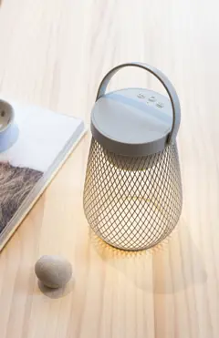 Bild på Aurora RCS återvunnen plast USB-uppladdningsbar bordslampa