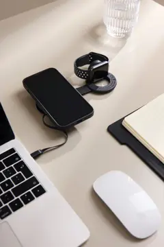 Bild på VINGA Baltimore RCS 2-in-1 Wireless 15W Travel Charger
