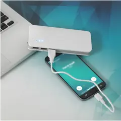 Bild på 10 000 mAh powerbank, med ficklampa - Spare 