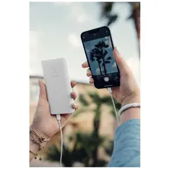 Bild på Xtorm XG210 Go2 snabbladdande powerbank på 15 W, 10 000 mAh