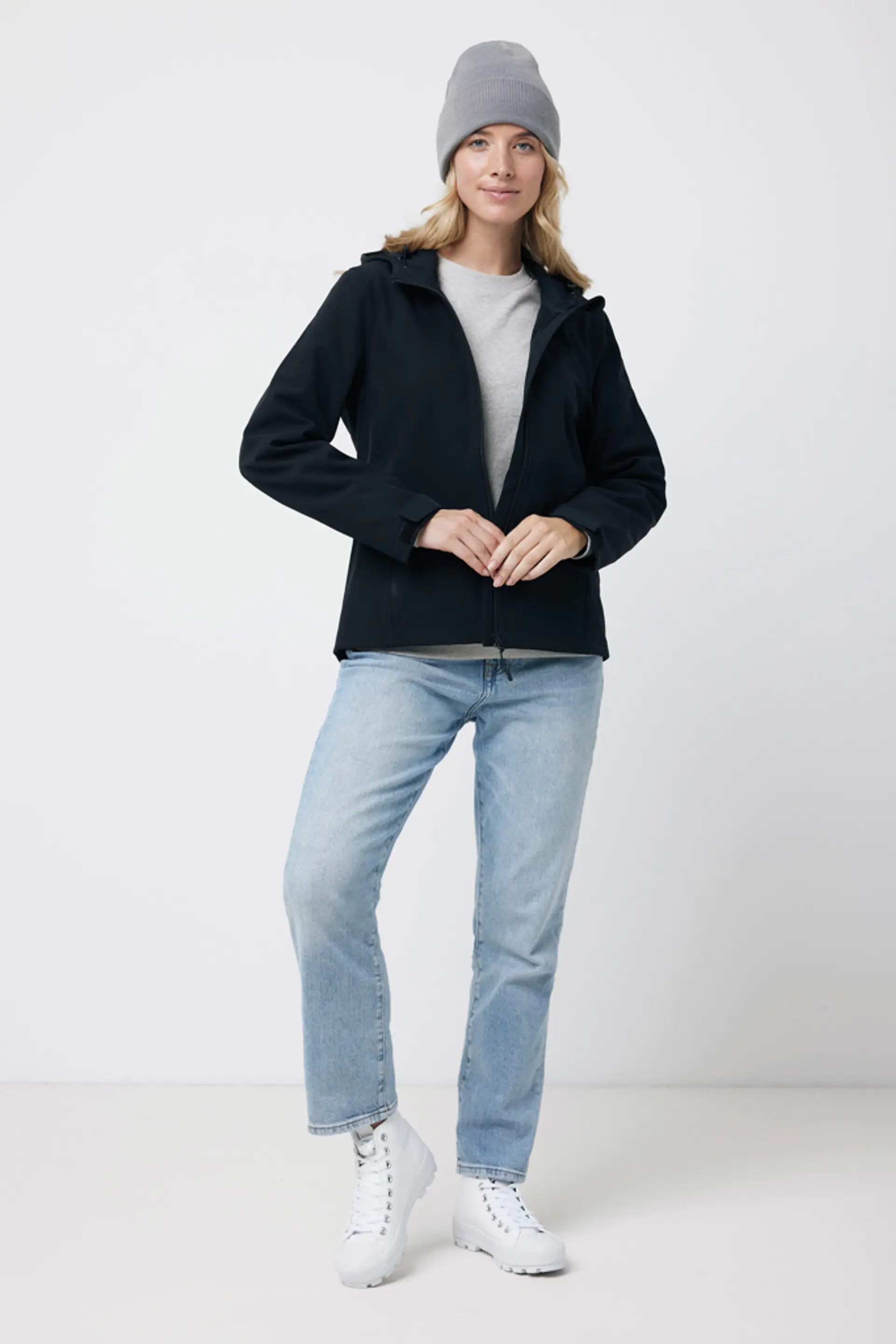 Bild på IQONIQ Makalu soft shell damjacka i återvunnen polyester