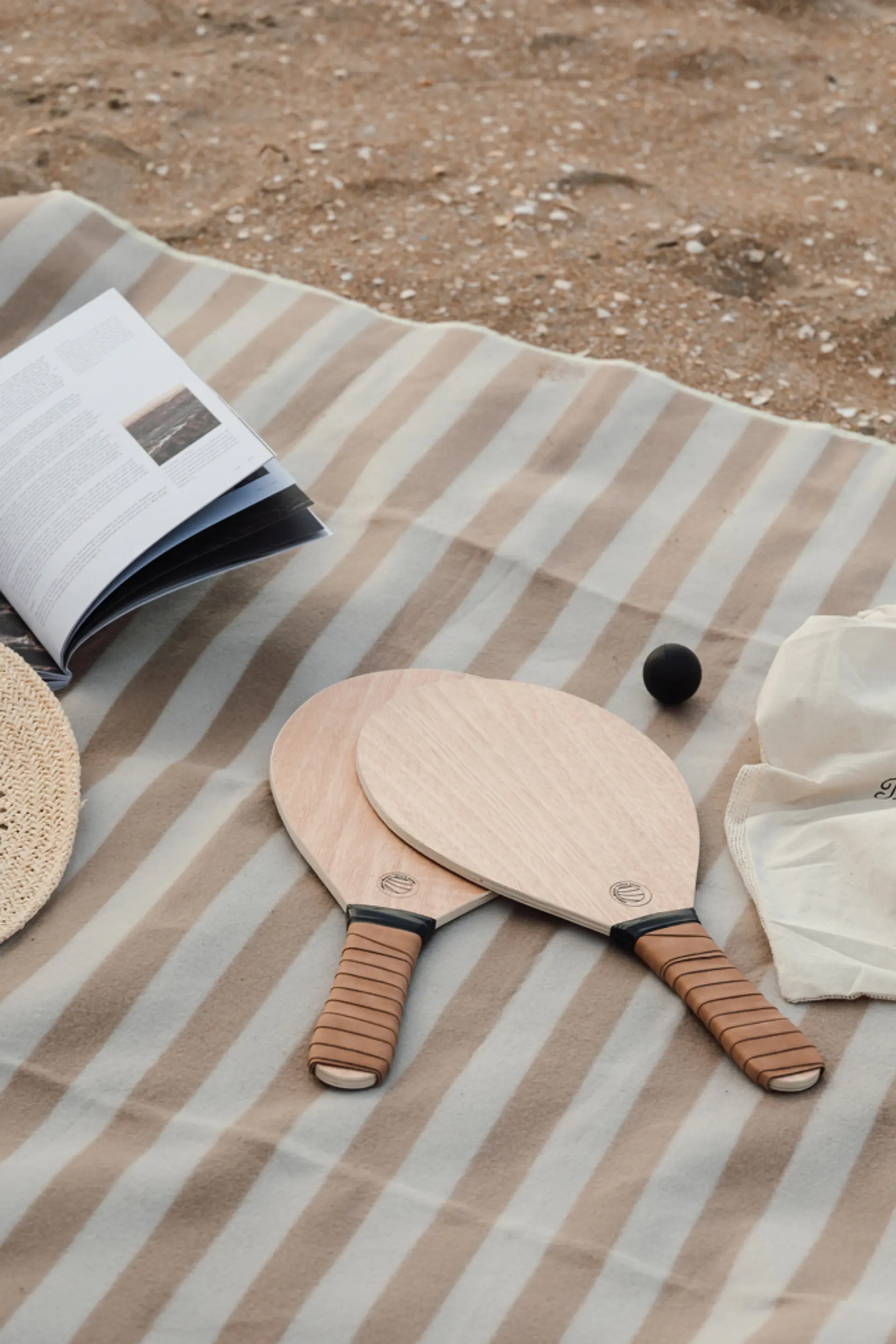 Bild på Vinga Colos strandtennisspel