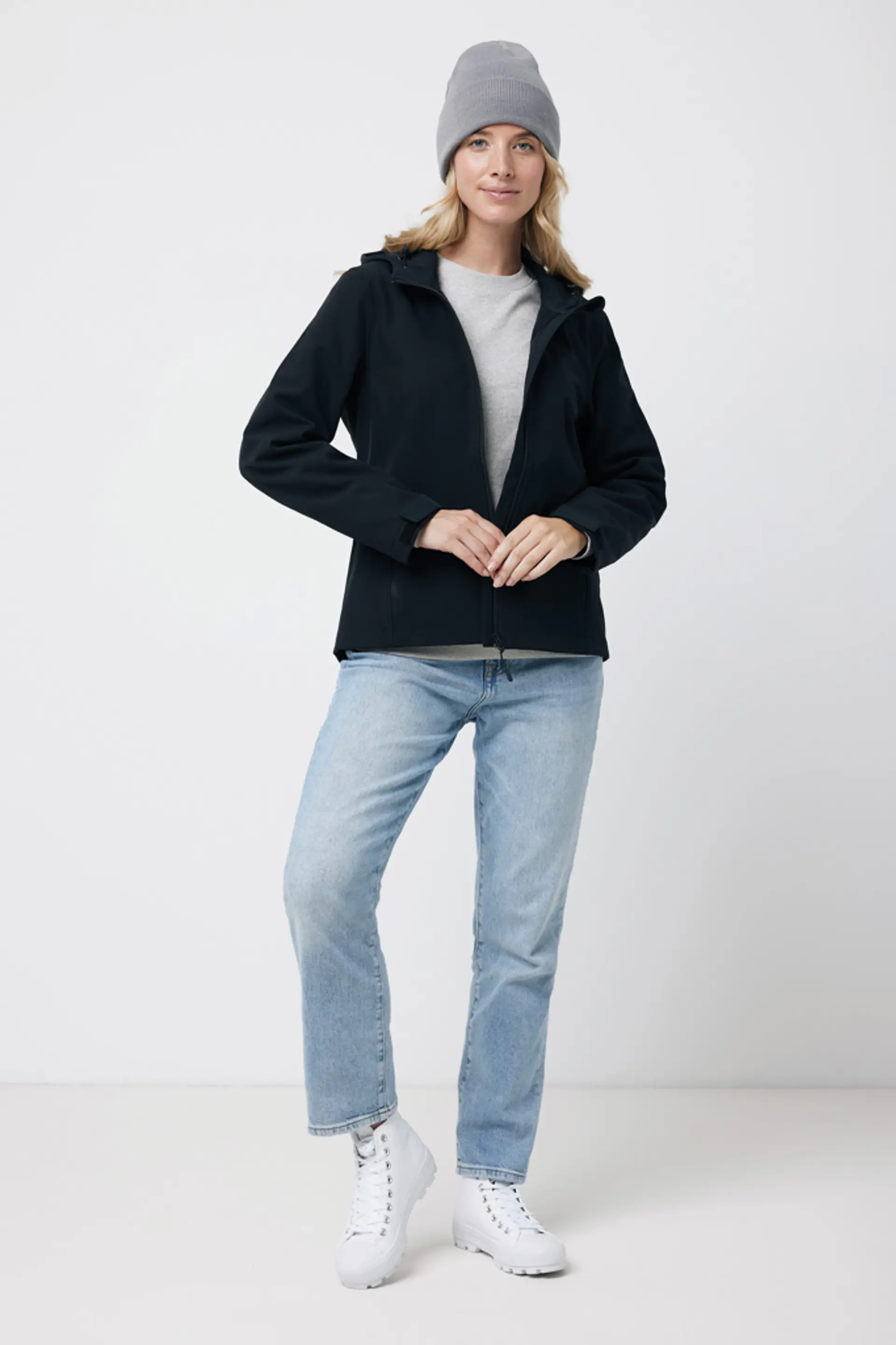 Bild på IQONIQ Makalu soft shell damjacka i återvunnen polyester