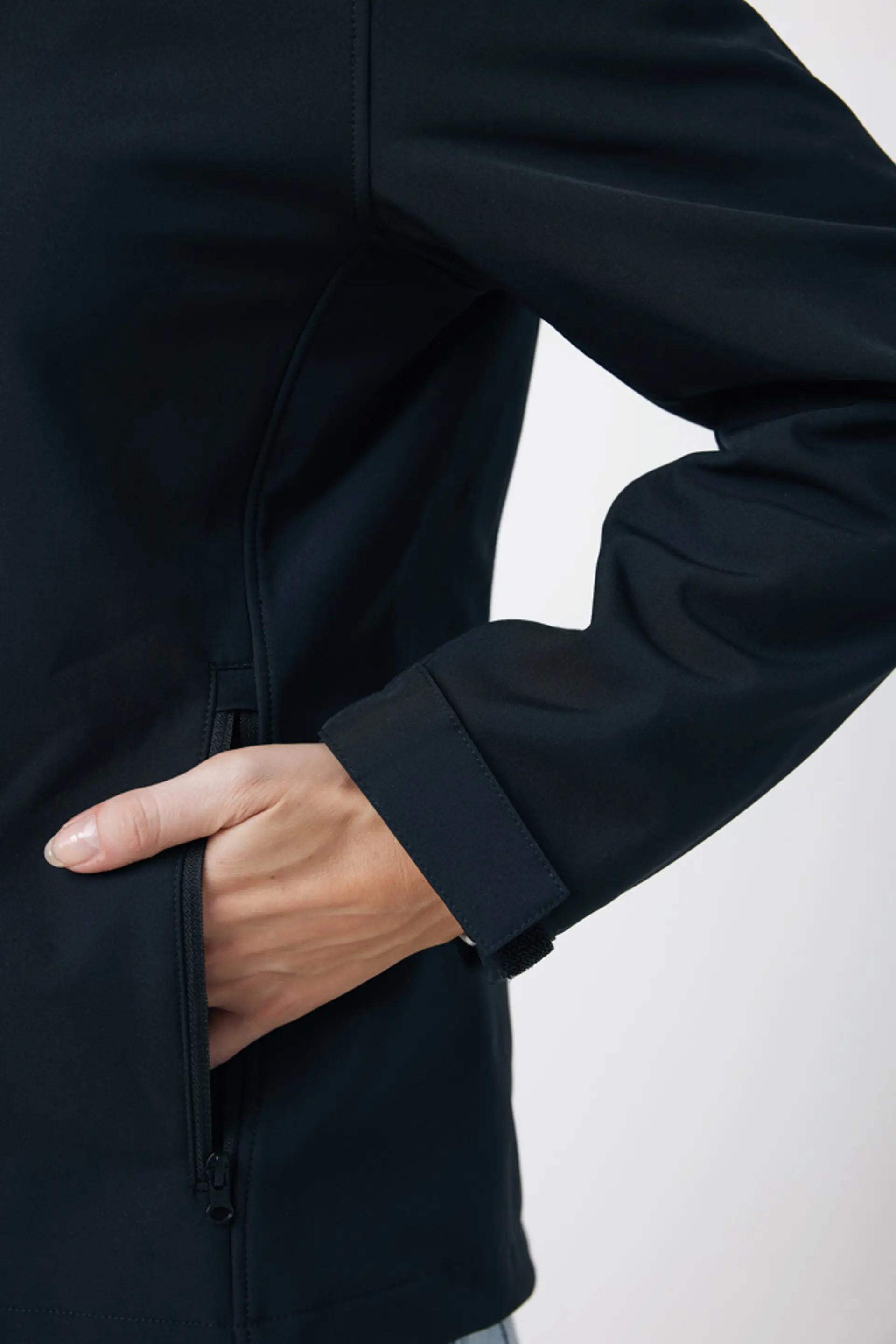 Bild på IQONIQ Makalu soft shell damjacka i återvunnen polyester