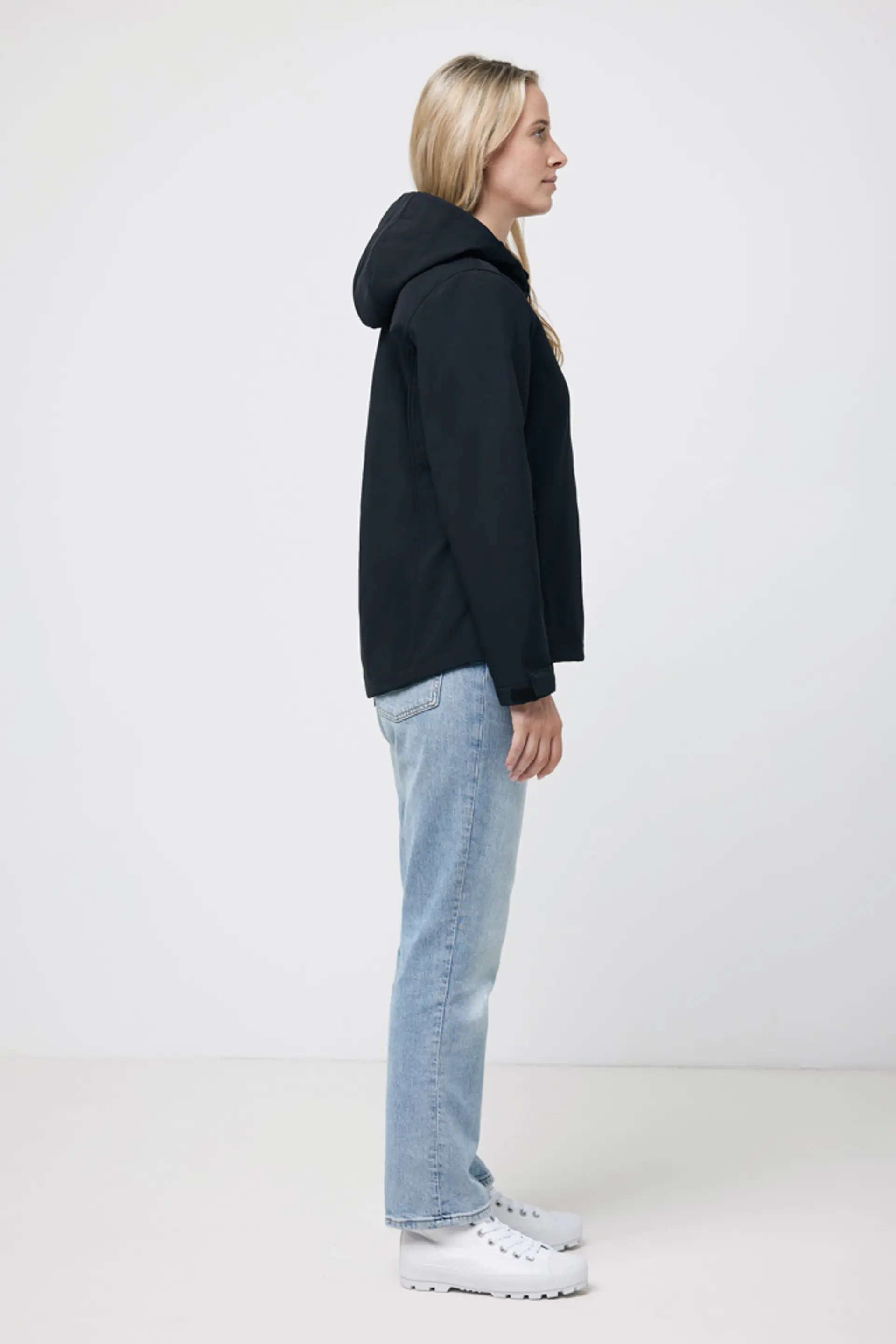 Bild på IQONIQ Makalu soft shell damjacka i återvunnen polyester