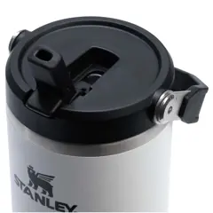 Bild på Stanley IceFlow™ 2.0 890 ml isolerad mugg i rostfritt stål med flip-sugrör