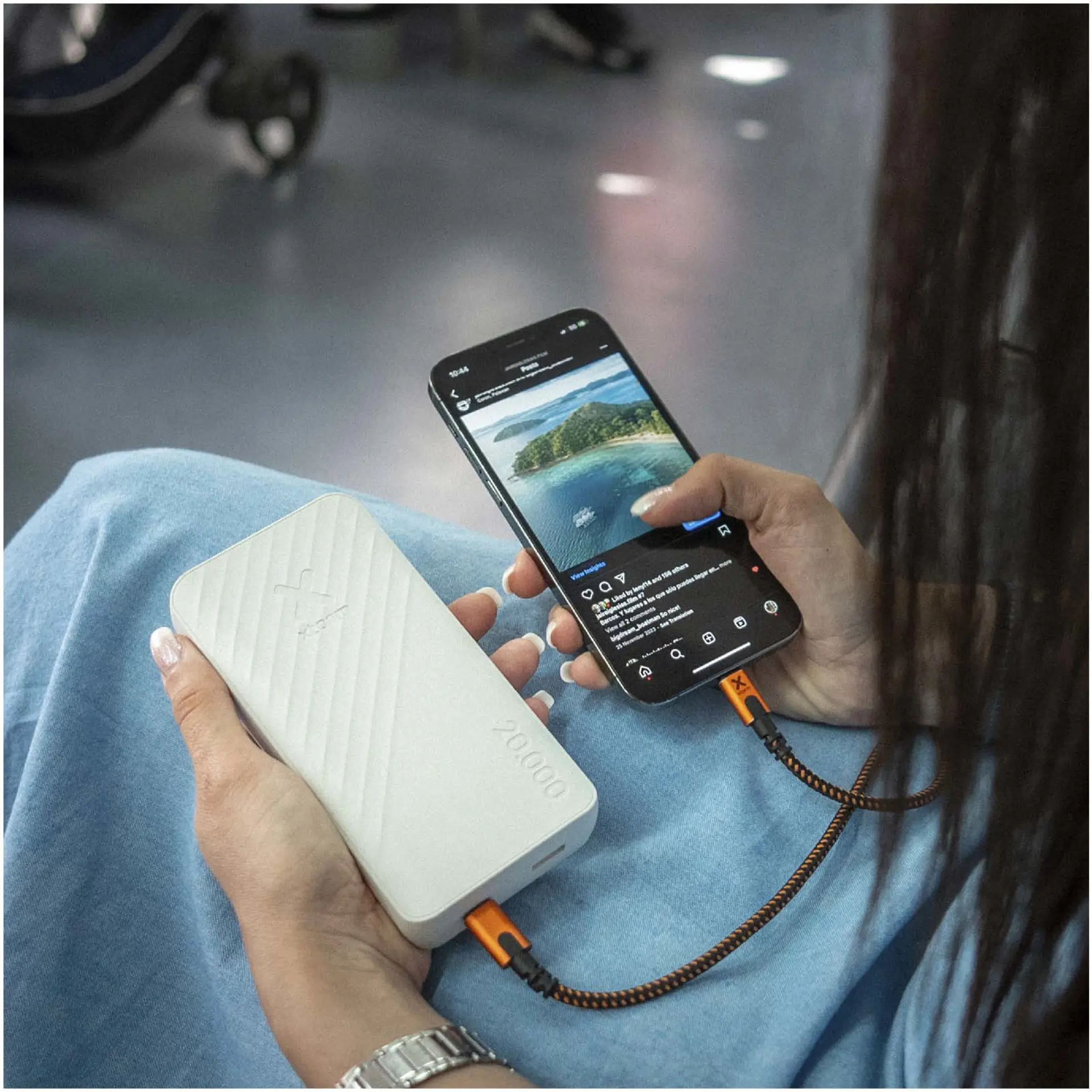 Bild på Xtorm Go2 20W 20 000mAh powerbank med snabbladdning